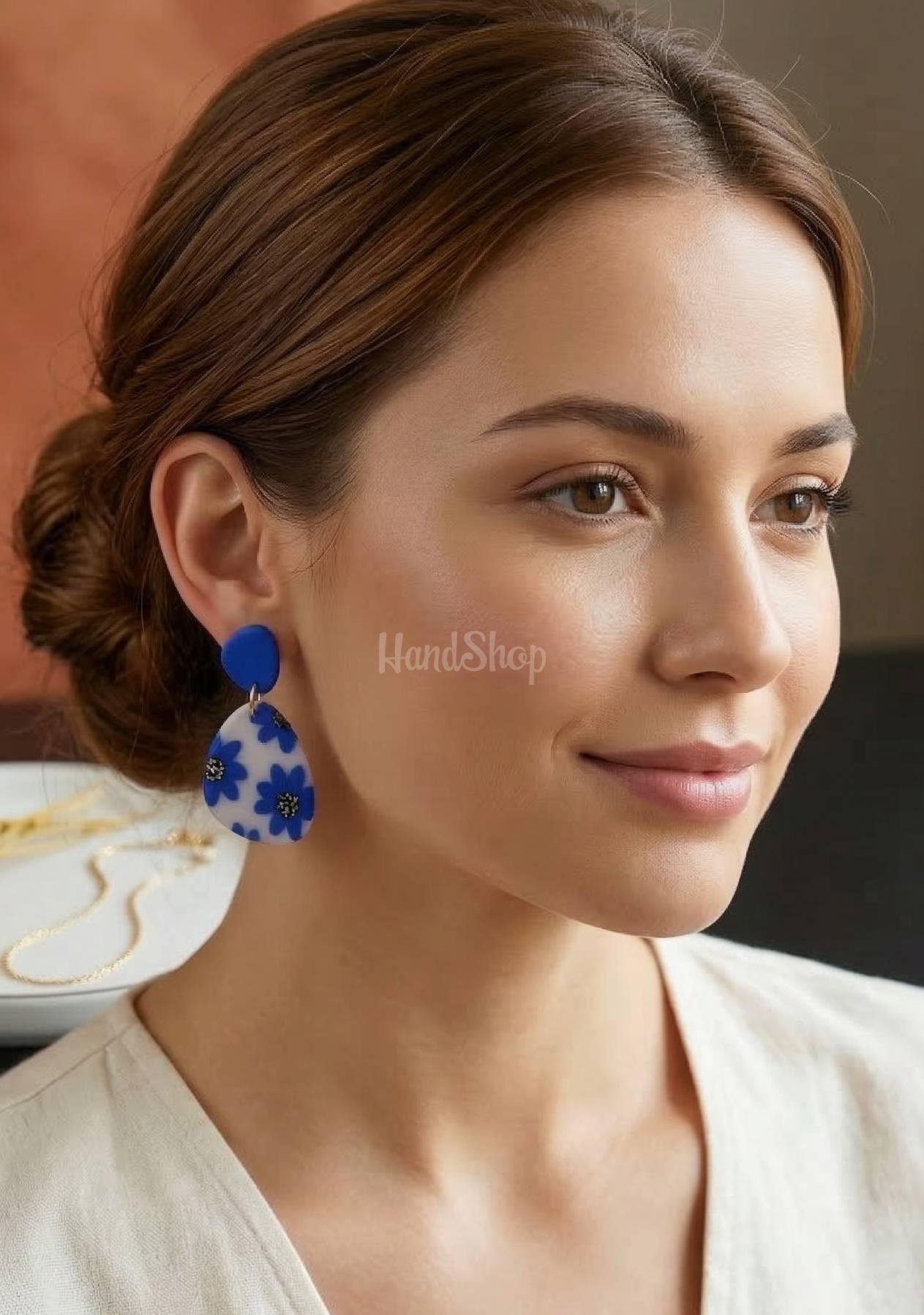 Жіночі овальні сині сережки з квітами, полімерна глина Жіночі овальні сині сережки з квітами, полімерна глина
