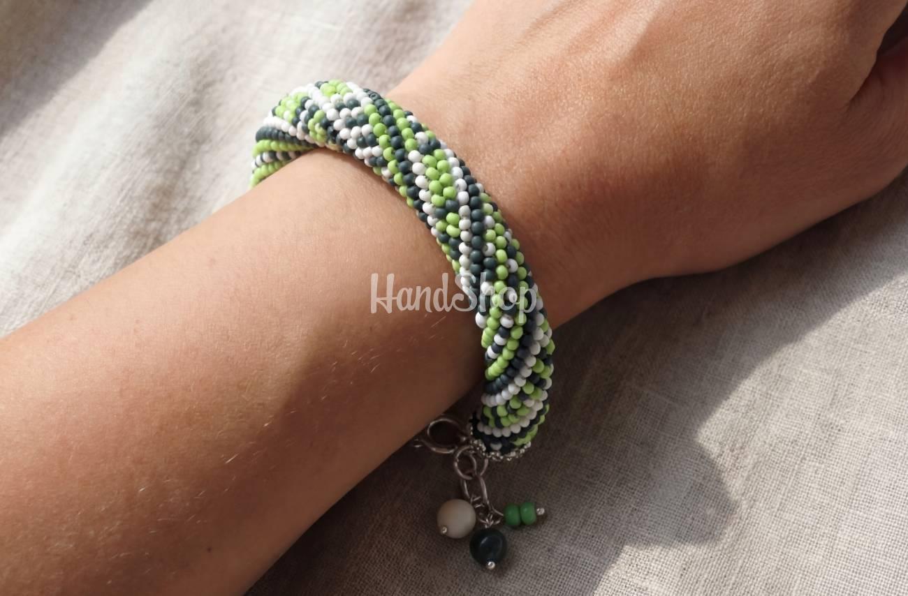 Жіночий браслет із бісеру зелений у стилі печворк Жіночий браслет із бісеру зелений у стилі печворк