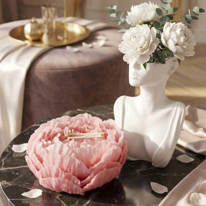 Свічка квітка троянда на підставці бджолиний віск