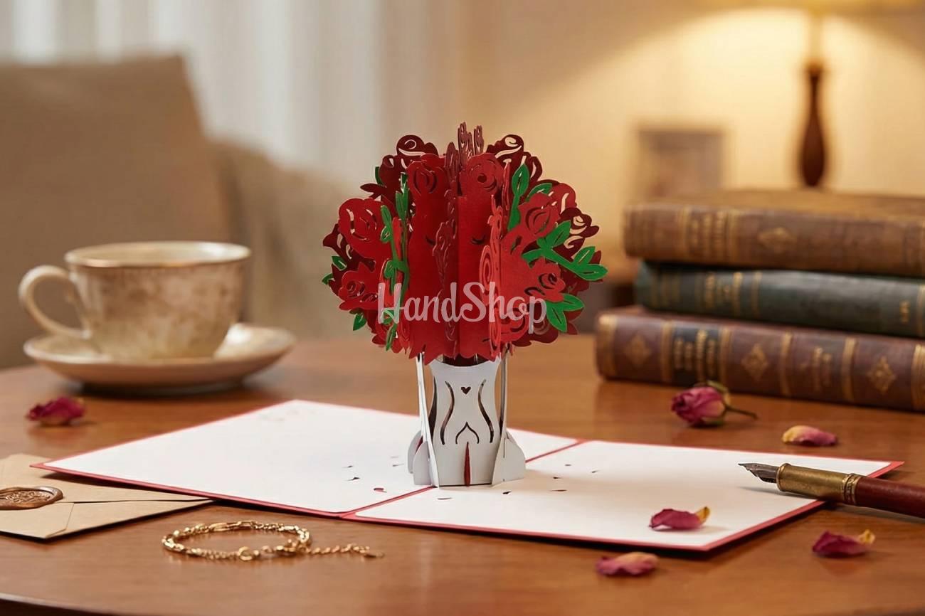 Авторська 3d об’ємна листівка ваза червоні троянди вчительці Авторська 3d об’ємна листівка ваза червоні троянди вчительці
