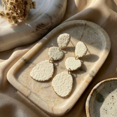 Авторские женские длинные морские серьги коралл глина