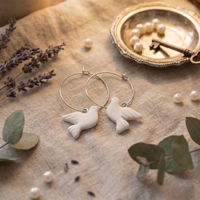 Сережки пташки білі горлиці кільця полімерна глина