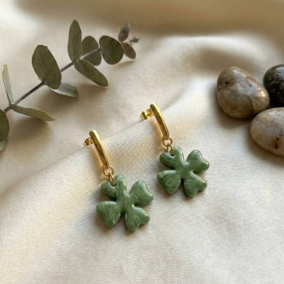 Жіночі сережки зелені листочки клевера полімерна глина