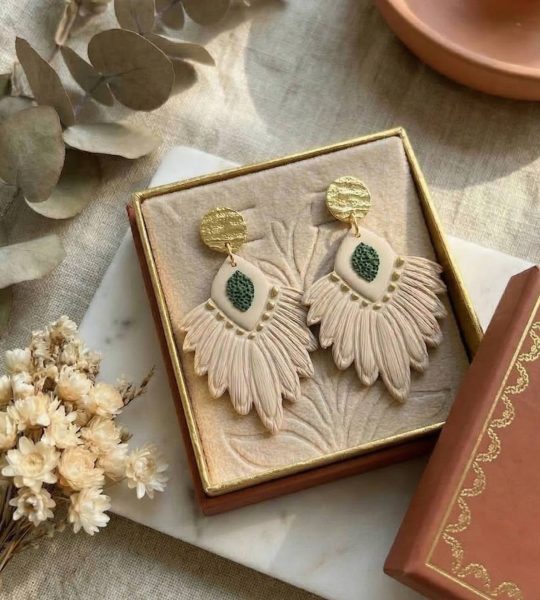 Авторські жіночі сережки з полімерної глини в стилі бохо