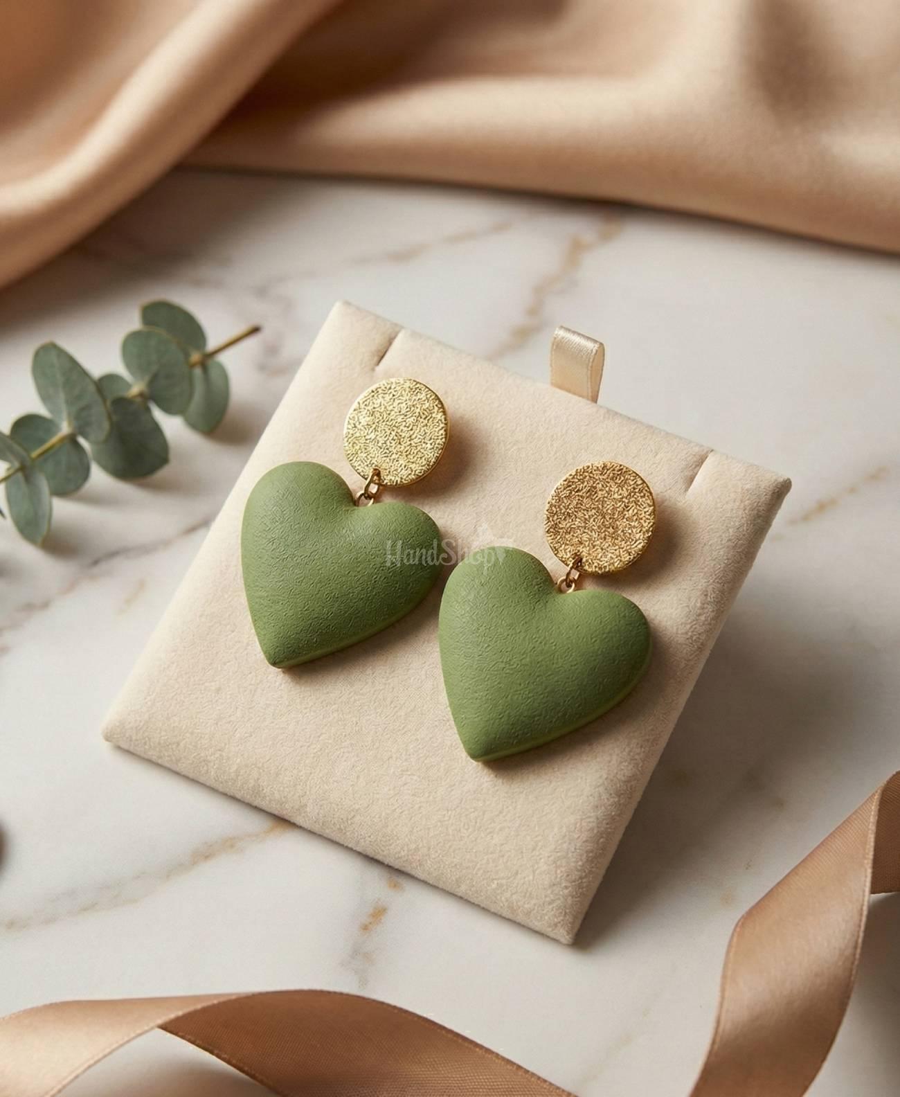 Стильні жіночі сережки зелено-золоті сердечка глина Стильні жіночі сережки зелено-золоті сердечка глина
