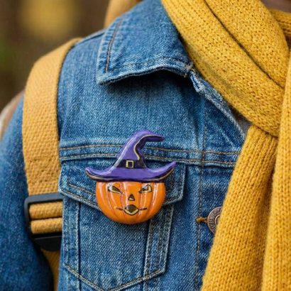 Сувенірна прикраса брошка з дерева гарбуз Хелловін